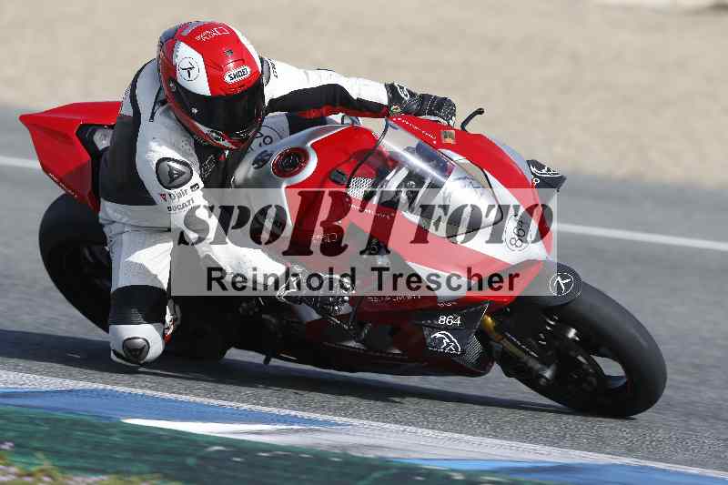 /Archiv-2024/01 26.-28.01.2024 Moto Center Thun Jerez/Gruppe schwarz-black/864